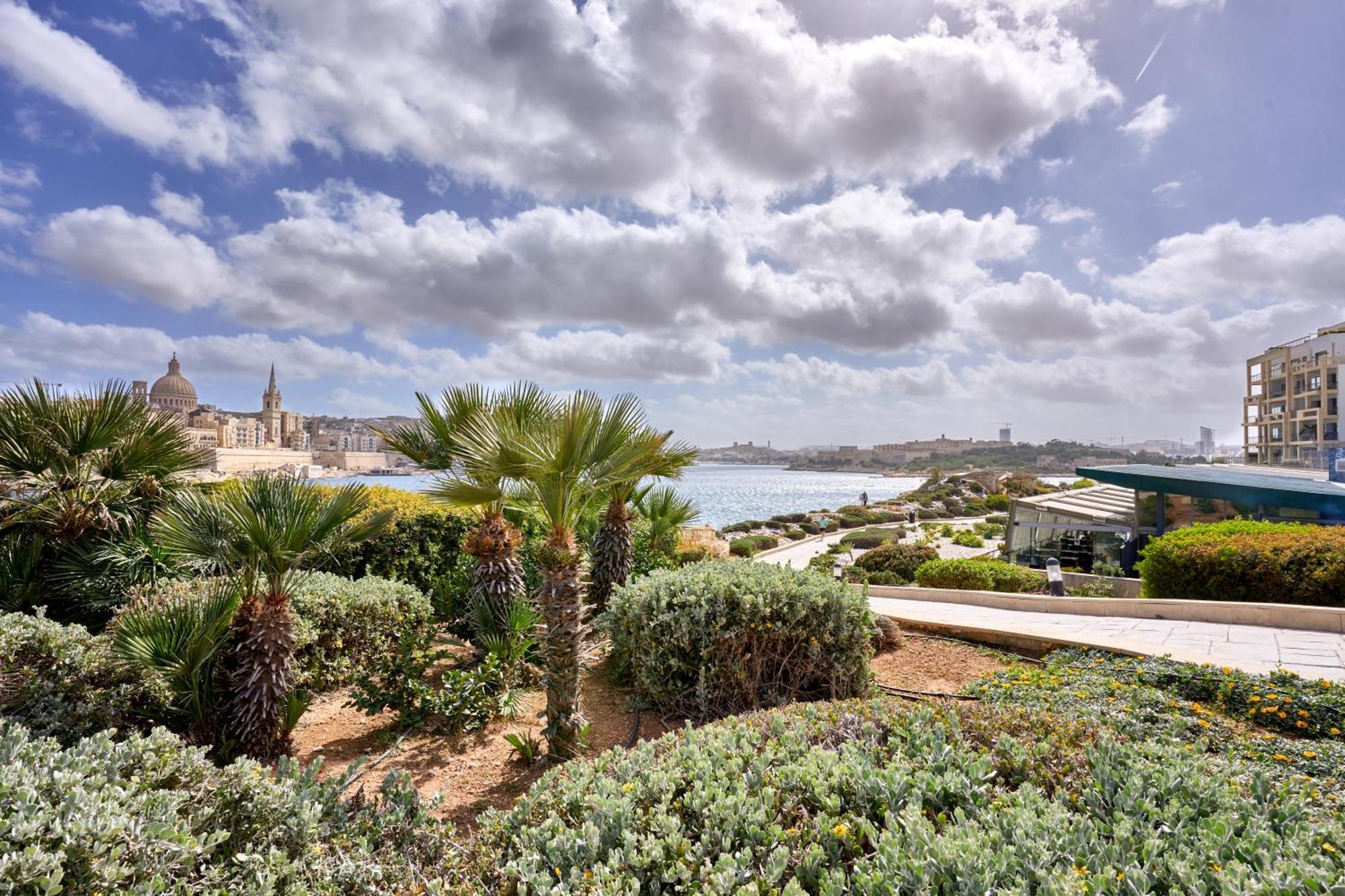 Stylish Apartment In Tigne Point Sliema Exterior photo